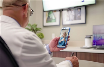 application-soins-de-santé-hc55-consultation-à-distance-avec-patient