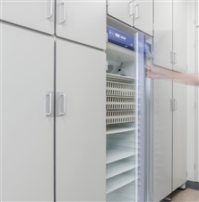 armoire-a-medicaments-refrigeree-encastree-entre-nos-armoires-modulables
