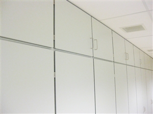 armoires-superieures-occupant-l-espace-restant-au-dessus-des-armoires