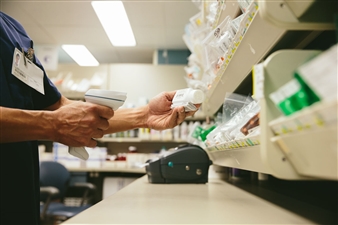 ds8100hc-pharmacie-lecture