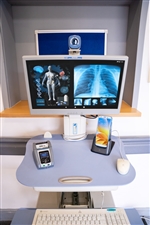 hc50-station-sur-chariot-informatique