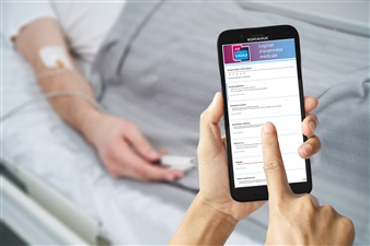 saisie-anamnese-au-chevet-du-patient-avec-un-ordinateur-portable
