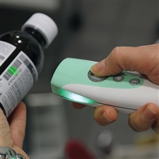 scanner-a-main-rida-utilise-dans-le-cadre-de-la-preparation-des-medicaments