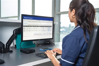 zec500-workstation-connect-connectee-a-un-hc50-sur-un-poste-de-travail-it